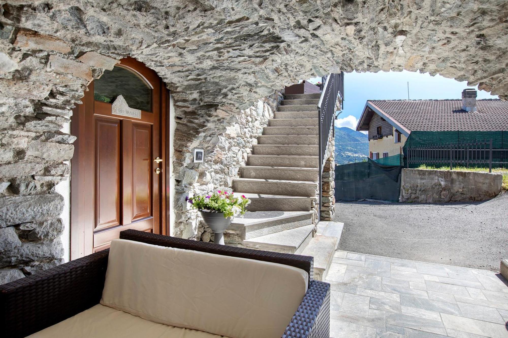 Maison Bebe Terre Blanche Aosta Kültér fotó